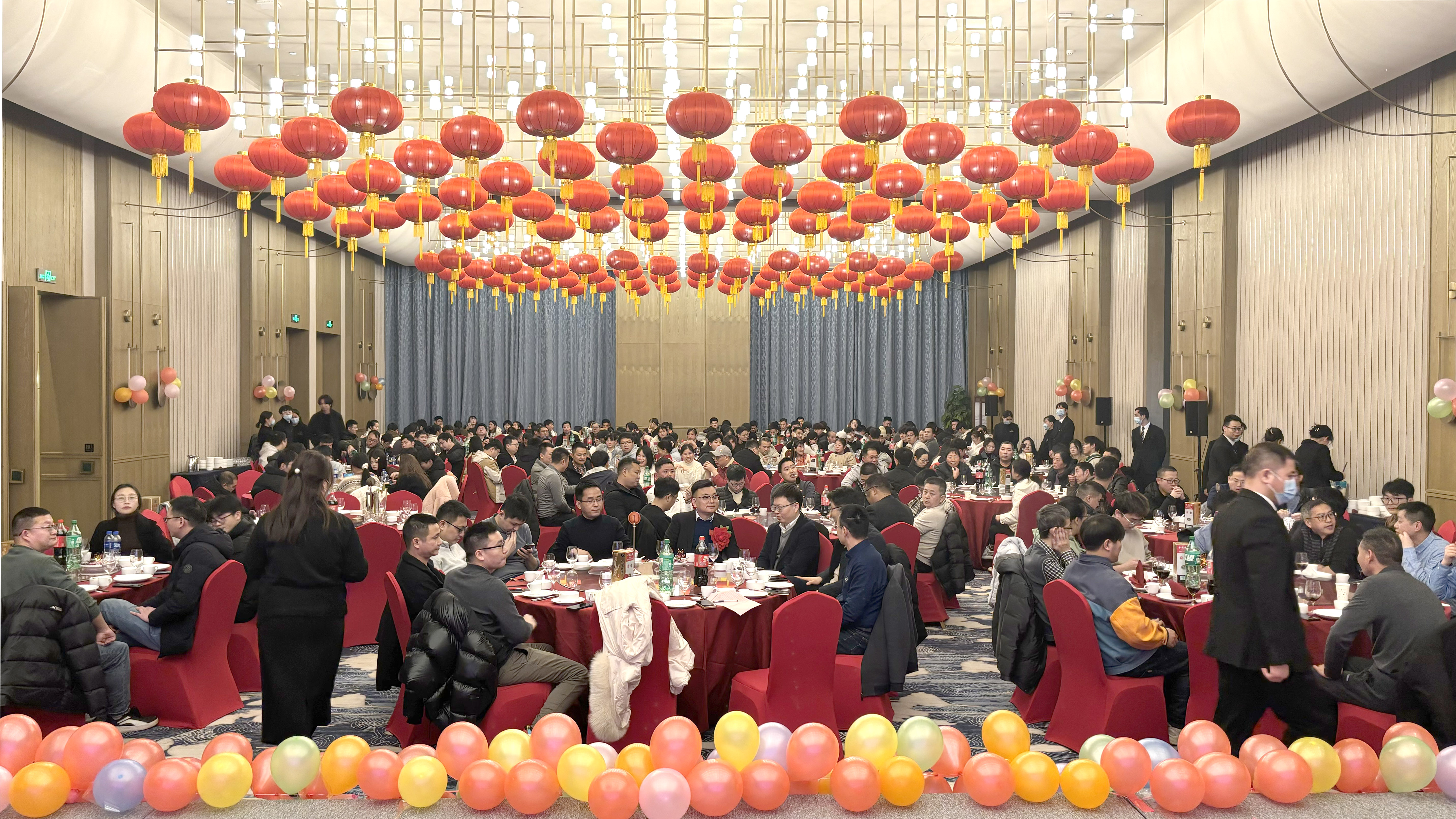 乘风破浪创佳绩 继往开来铸辉煌  BOdog官网微2023年度表彰大会暨2024年迎春晚会胜利召开